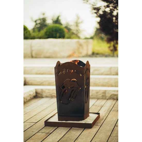 Feuerkorb eckig Rolling Stones "LICKS" aus Edelrost Höhe 66 cm 32 x 32 cm