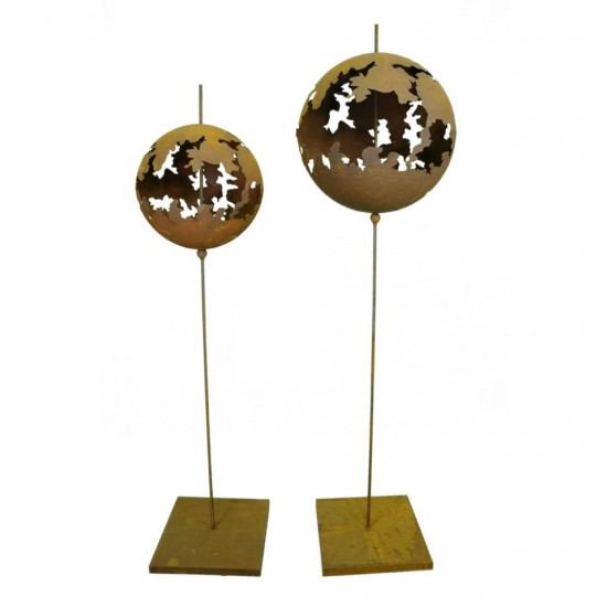 Risskugel Ø 50 cm  auf Podest mit Stab