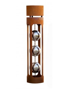 Runde Rostsäule mit 3 Edelstahlkugeln und Blumentrog.