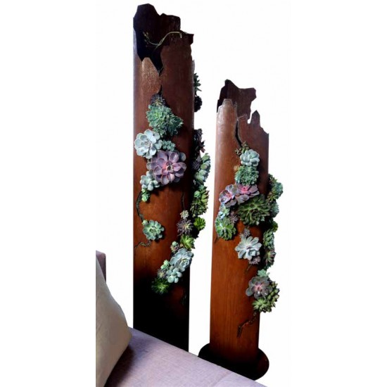 Skulpturen - Rostsäulen und Stelen  Sukkulentensäule mit Rissen 125 cm hoch Höhe: 125 cm
erhöhter Zwischenboden
mit Standplatt