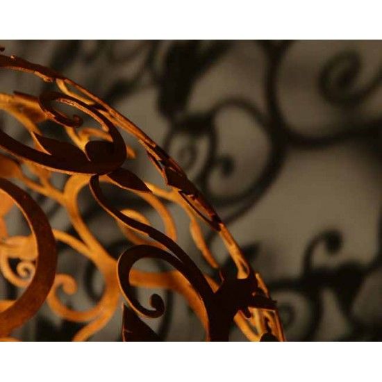 60 cm Kugeln Barockkugel 60 cm 
sehr aufwändig geschnittene Barockkugel
Durchmesser 60 cm,
zweiteilig aus 2 Hälften muss zusa