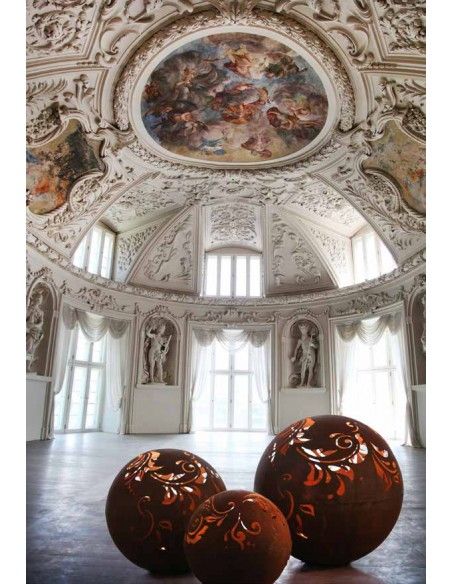 40 cm Kugeln Rost Kugel 40 cm geschlossen mit Barockmuster u. Öffnung zum Beleuchten Rost Kugel 40 cm geschlossen mit Barockmust 40 cm Kugeln Rost Kugel 40 cm geschlossen mit Barockmuster u. Öffnung zum Beleuchten Rost Kugel 40 cm geschlossen mit Barockmust