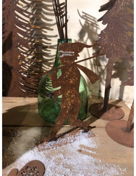 Allgäu Deko Skigeher (klein) 28 cm hoch wunderschöne winterliche Deko im Almhütten und Apre Ski Stil - passt perfekt auf Fenster