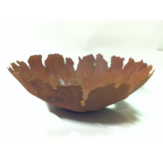 Rost Schale mit Rissen auf Platte 35 cm Durchmesser