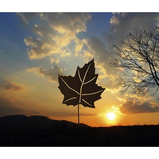 Gartenstecker aus Metall mit Ahornblatt - Gesamthöhe 41 cm