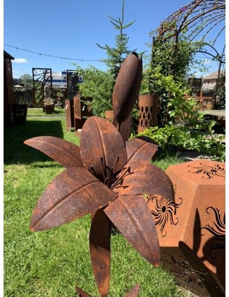 Blumen und Bäume Gartenskulptur Lilie mit offener und geschlossener Blüte - zum Stecken Diese Lilie mit einer offenen und einer 