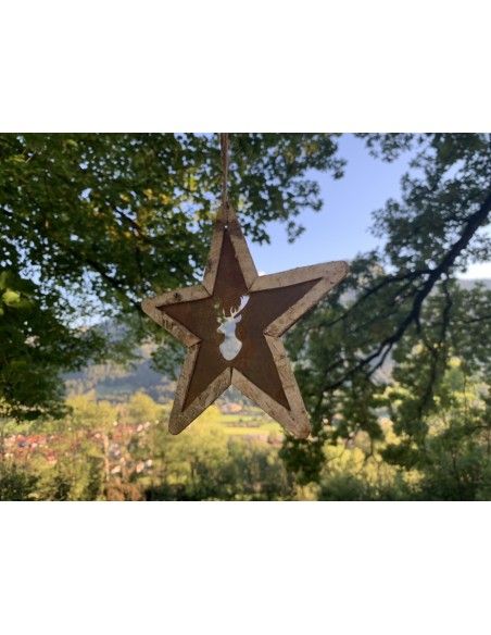 Weihnachtsdeko Holz Weihnachtsdeko Stern aus Birke mit Hirschkopf aus Rost 15 cm Ø Dieser schöne Stern hat eine Birkenrinde auße
