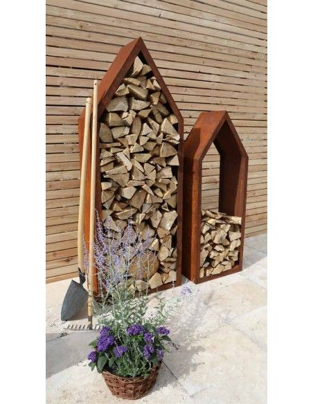 Kaminholzregale und Herzen Schlichter Haus Kaminholz Stapler - Höhe 149 cm - klein 
Schlichter Haus-Holzstabler mit Rahmen
Höh