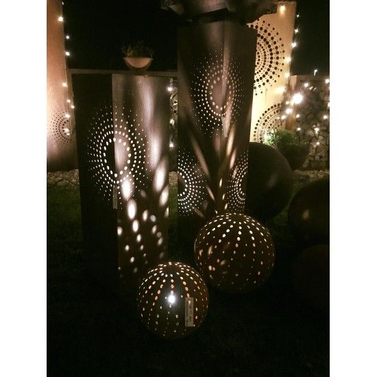 30 x 30 cm DOT - Säule, Muster über Eck H125cm, 30x30cm "D0T" Säule, Muster über Eck
Höhe 125cm
Breite 30x30cm
unten offen fü