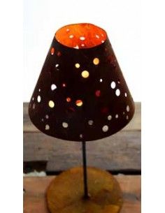 Kerzenhalter Windlicht - Dots - nostalgischer Lampenschirm zum Stellen auf Platte 
Durchmesser ca. 20 cm
Höhe variert zwischen