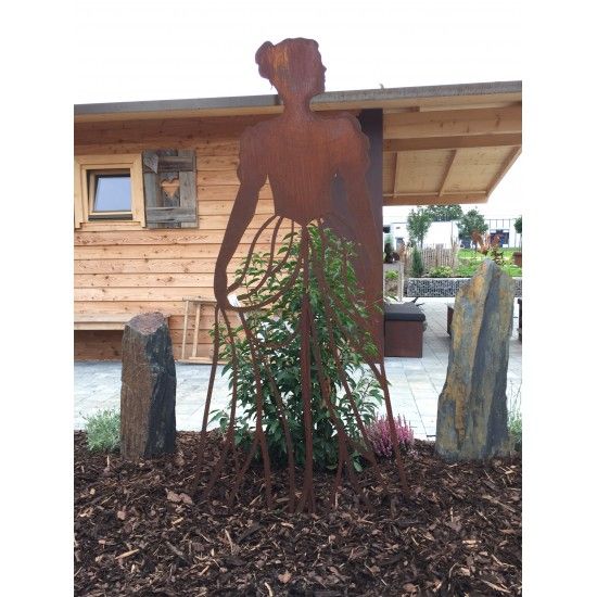 lebensgroße Figuren Rankhilfe - Mademoiselle - mit Kleid - Höhe 170 cm Rankhilfe "Mademoiselle" mit Kleid aus Metall mit Rost-Pa