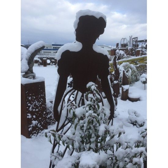 lebensgroße Figuren Rankhilfe - Mademoiselle - mit Kleid - Höhe 170 cm Rankhilfe "Mademoiselle" mit Kleid aus Metall mit Rost-Pa