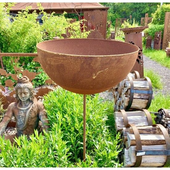 Edelrost Deko Mit Gold Verzierungen Halbkugel Schale mit Goldrand aus Messing Ø 60 cm mit kurzem Stab 
 Ø 60 cm
Goldrand aus M