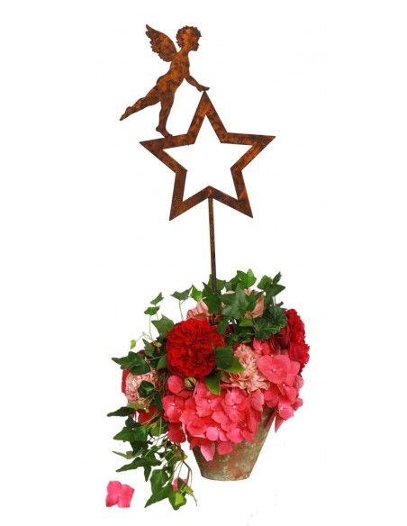 Weihnachtsdeko Gartenstecker Weihnachten Putte auf Stern stehend 27 cm hoch 
Die kleine Engelsputte (Engelskind) steht auf dem 