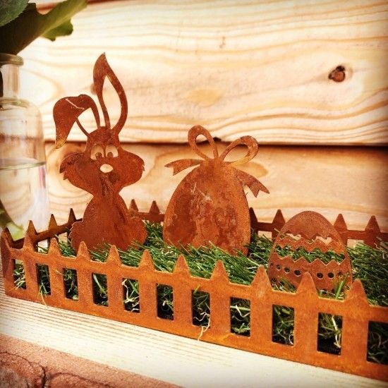 Holz / Rost Kombinationen Osterlandschaft - Bayern - Länge 50 mit Osterhasen und Korkenglas  
mit dieser österlichen Dekoration