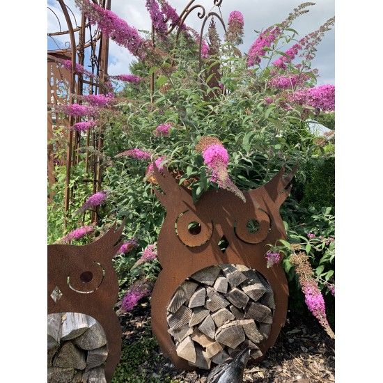 Deko Eulen Gartendeko Holzregal Eule klein -  Höhe 71,5 cm Die Edelrost Eule eignet sich perfekt zum Verstauen von Holzscheitel.