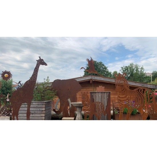 Elefant Deko Elefant 150 cm hoch, 120 cm breit 
Höhe 150 cm
Breite 120 cm
die Stoßzähne werden nach dem Rosten wieder Blank g