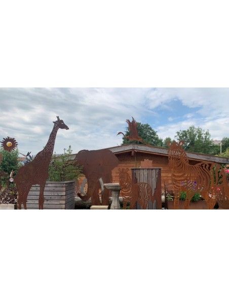 Elefant Deko Elefant 150 cm hoch, 120 cm breit 
Höhe 150 cm
Breite 120 cm
die Stoßzähne werden nach dem Rosten wieder Blank g