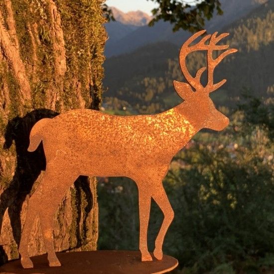 Hirsche, Wildtiere und Waldbewohner Deko Hirsch groß auf Platte -  Höhe 30 cm - küssender Hirsch Höhe 30 cm
Breite 26 cm