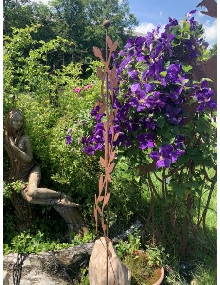 Gartenstecker Gartenstecker mit verschlungenen Ranken und Kugel - Höhe 180cm Produktdetails:
Höhe 180 cm
Breite cm
Gartenstab