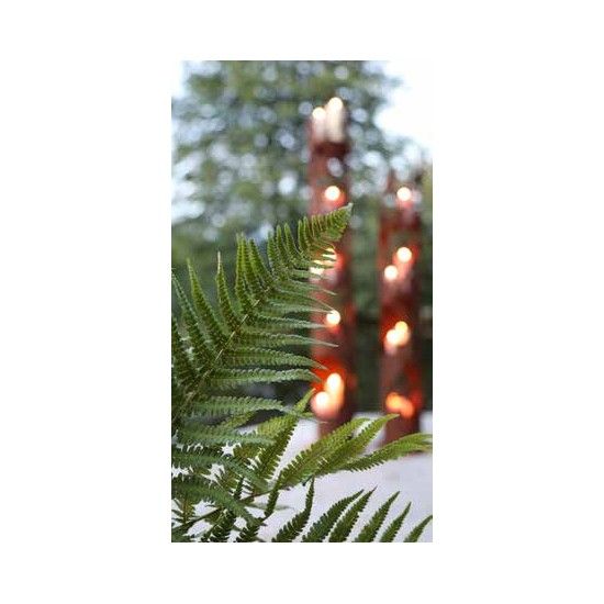 Windlichtsäule Metall oder Holz mit Glas  Windlichtsäule Vogel 180 cm - runde Rostsäule mit Ästen und Vögelchen 
Im Sommer kann