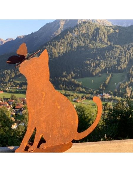 Deko Katzen und Mäuse Deko Katze mit Schmetterling auf der Nase - Höhe 42 cm Diese schöne Katzendeko für den Garten ist eine ein