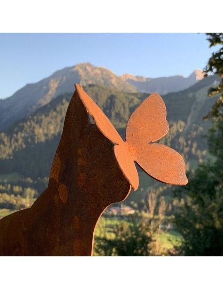 Deko Katzen und Mäuse Deko Katze mit Schmetterling auf der Nase - Höhe 42 cm Diese schöne Katzendeko für den Garten ist eine ein