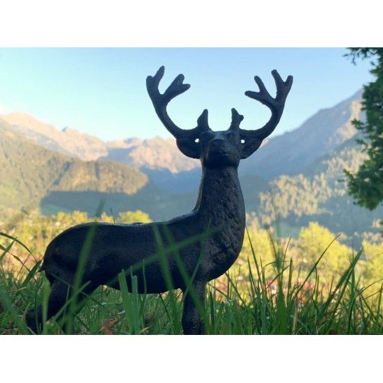 rostige Deko Hirsche und Rehe Deko Hirsch aus Gusseisen - stehend - 24,5 cm hoch 
Dieser aus Gusseisen hergestellte Metall Hirs