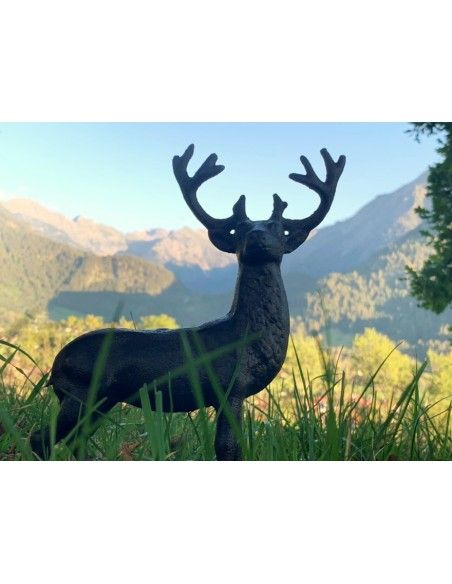rostige Deko Hirsche und Rehe Deko Hirsch aus Gusseisen - stehend - 24,5 cm hoch 
Dieser aus Gusseisen hergestellte Metall Hirs