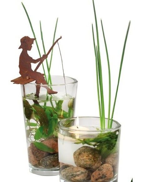 Gartenteich Mini Angler - Finn - 15 cm auf Steg sitzend als Kantenhocker - Rost Angler Gesamthöhe 15 cm,
Tiefe 15 cm
Kleiner A