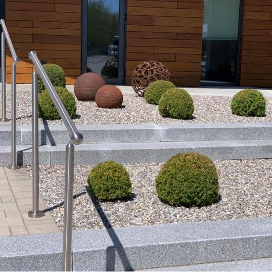 40 cm Kugeln Edelrost Kugel mit unregelmäßigen Goldstreifen - Durchmesser 40 cm Edelrost Kugel mit unregelmäßigen Goldstreifen
