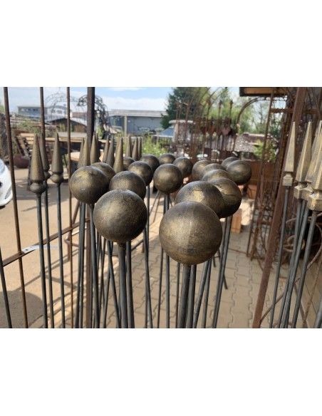 Rankhilfen und Kletterhilfen Rankstab Kugel Stab 120 cm 

Höhe 120 cm
Großer stabiler Rank Stab für Kletterpflanzen

