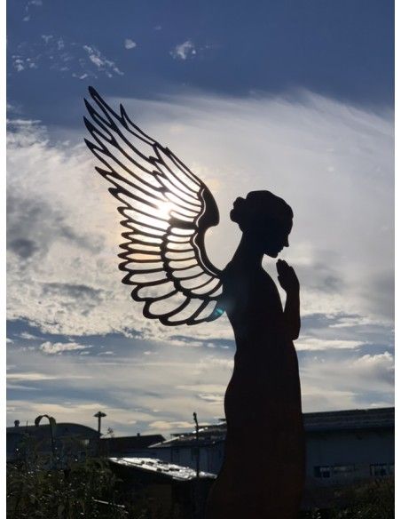 Weihnachtsdeko Metall Engelfigur XL - Santine - Höhe 77 cm Große Rost Engelfigur mit andächtiger Haltung und filigranen Flügel M