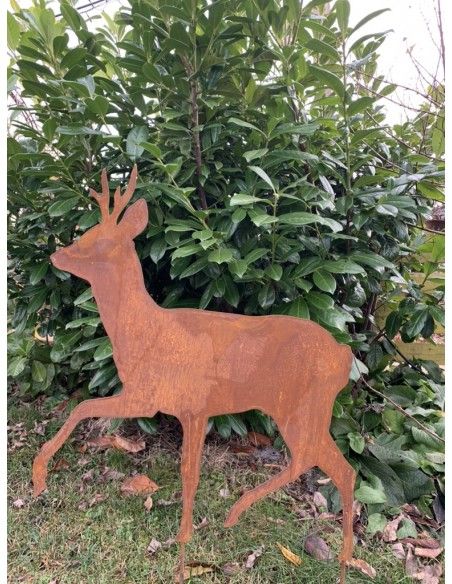 Weihnachtsdeko Gehender Rehbock als Gartenstecker Höhe 72 cm -  Größe 2 
Gehender Rehbock auf kurzem Stab
Größe 2
Höhe 72 cm
