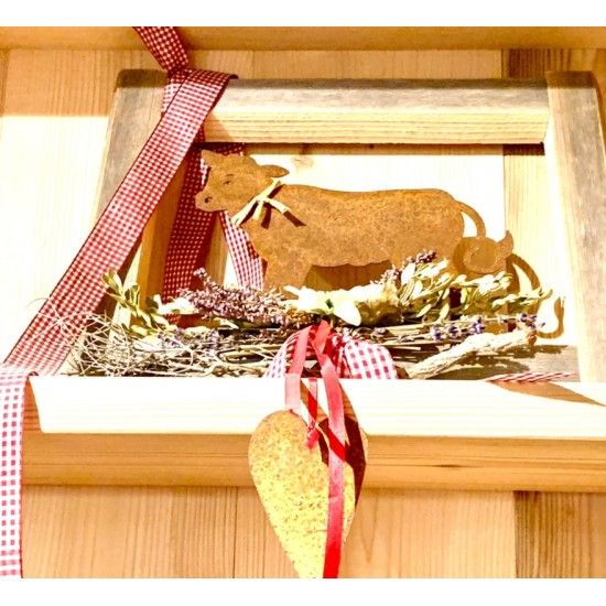 Allgäu Deko Rost Kalb klein 25 x 33 cm auf Platte 
Höhe: 25 cm
Breite: 33 cm
inkl. Strick