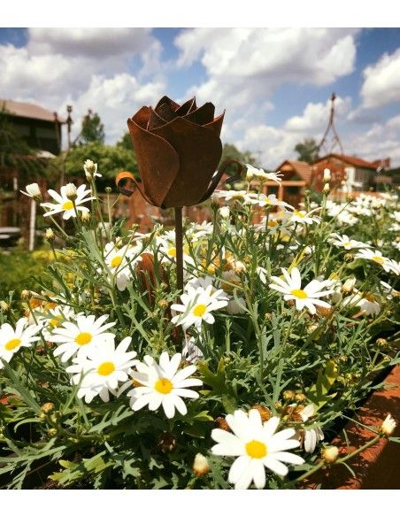 Start Rose Gartenstecker - 35 cm hoch 
Voll blühende Edelrost Rose mit 4 Blätter
Länge 35 cm
zum Stecken

Dekorationen mit 