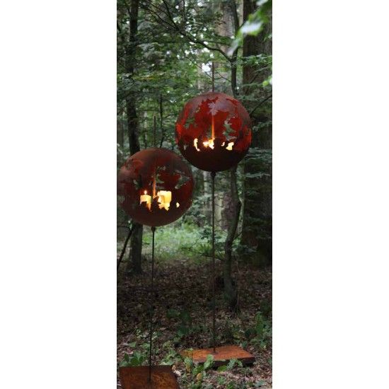 50 cm Dekokugeln in Rost Optik Risskugel Ø 50 cm  auf Podest mit Stab 
Kugel 50cm Durchmesser
Höhe 170cm
Podest 40cm x 40cm
