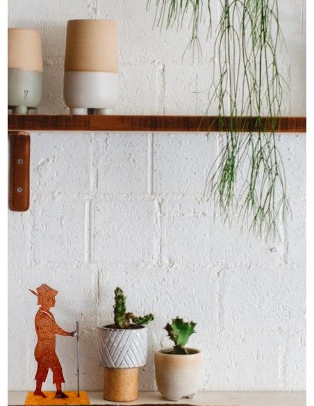 Hirtenjunge Ziegenpeter - Alpenländische Deko  - Höhe 18 cm 
Höhe 18 cm
Breite (mit Platte) 10 cm