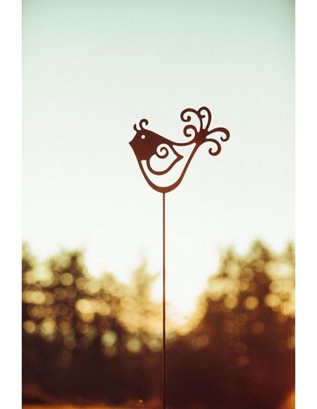 Gartenstab mit einem Vogel aus Rost kein Cortenstahl