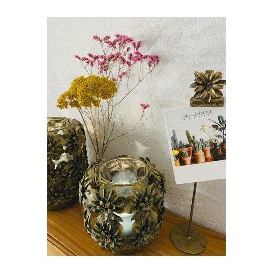 Frühlingsdeko Fotoclip - Nico Ant. Messing - Edelweiß Motiv - 37 cm hoch Fotoclip Messing-Optik antik mit Edelweiß Motiv.

Höh