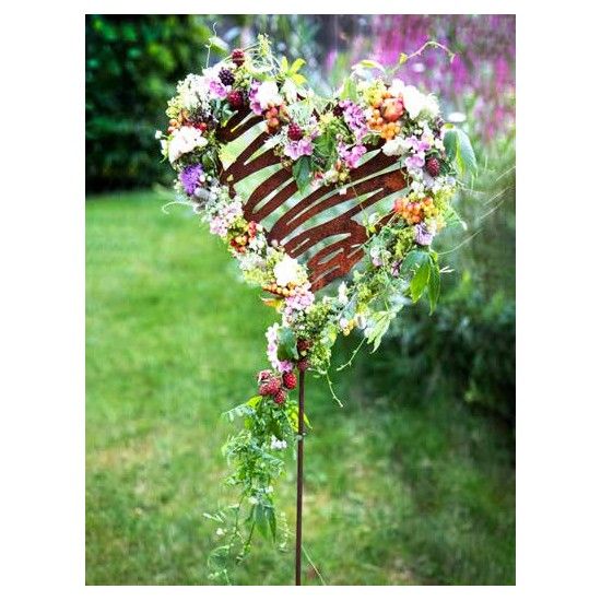 Weihnachtsdeko Herz Bleistiftzeichnung als Gartenstecker - Skizzen Herz - groß - 34 cm breit 
Deko Herz im Bleistift Design
Br