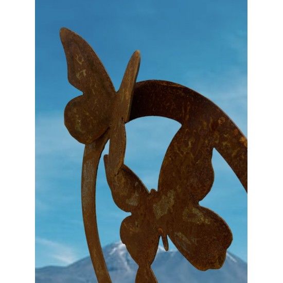 Gartenstecker Schmetterlinge im Herz als Gartenstecker - 48 cm hoch - groß 3D Schmetterlinge in einem Herz als Gartenstecker.

