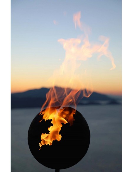 Gartendeko Rost Kugel Ø 25cm mit Rissen auf kurzem Stab 

Ø 25 cm
mit dem Stab können Sie die Kugel im Garten gegen Wegrollen