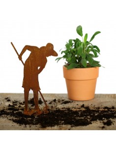 Start Deko Gärtnerin - Flora - mit Rechen Höhe 30 cm zum Stecken 
Höhe 30 cm