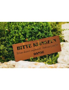 Bitte Klingeln. Wenn keiner aufmacht, Unkraut zupfen. DANKE - lustiger Spruch 2
