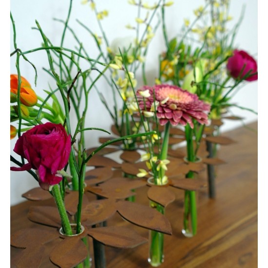 ausgefallene Tischdekoration  Tischdeko Ständer - Blumen - 64 cm lang inkl. 10 Reagenzgläser Die perfekte Tischdeko mit Blumen: