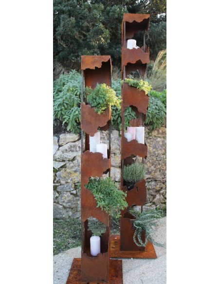 Rechteckige Säulen Eckige Lichtsäule mit 4 Böden - Höhe 150 cm - Rostsäule 
Diese eckige Rostsäule kannst du bepflanzen oder mi