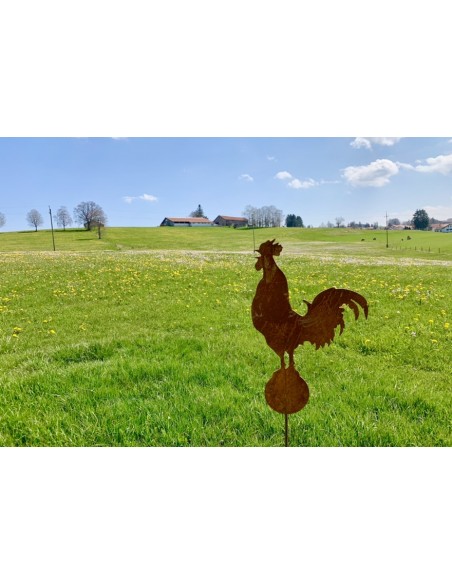 Hühner, Gockel und Küken Gartenstecker krähender Hahn auf Kugel - Gesamthöhe 160 cm Dieser Hahn steht krähend auf einer Kugel un