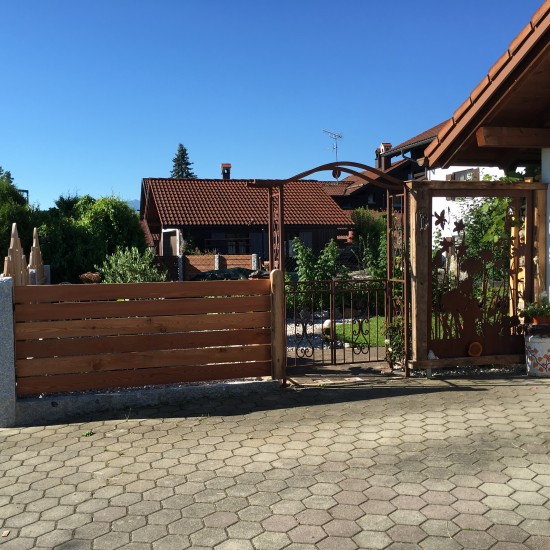 Sichtschutzwände und Paravents Wiesenmotiv - A - Abtrennung aus 3mm Stahl ohne Umrandung Höhe 190 cm
Breite 140 cm
ohne Umrand