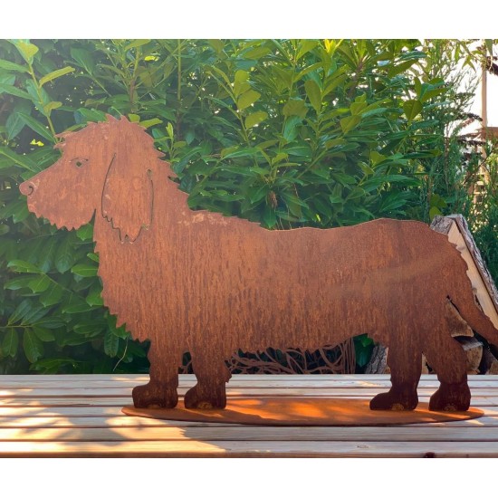 Deko Hunde Deko Rauhaardackel Bastian - Rost Hund Dekofigur - Länge 70 cm 
Hübscher Deko Hund als Rauhaardackel für den Garten 
